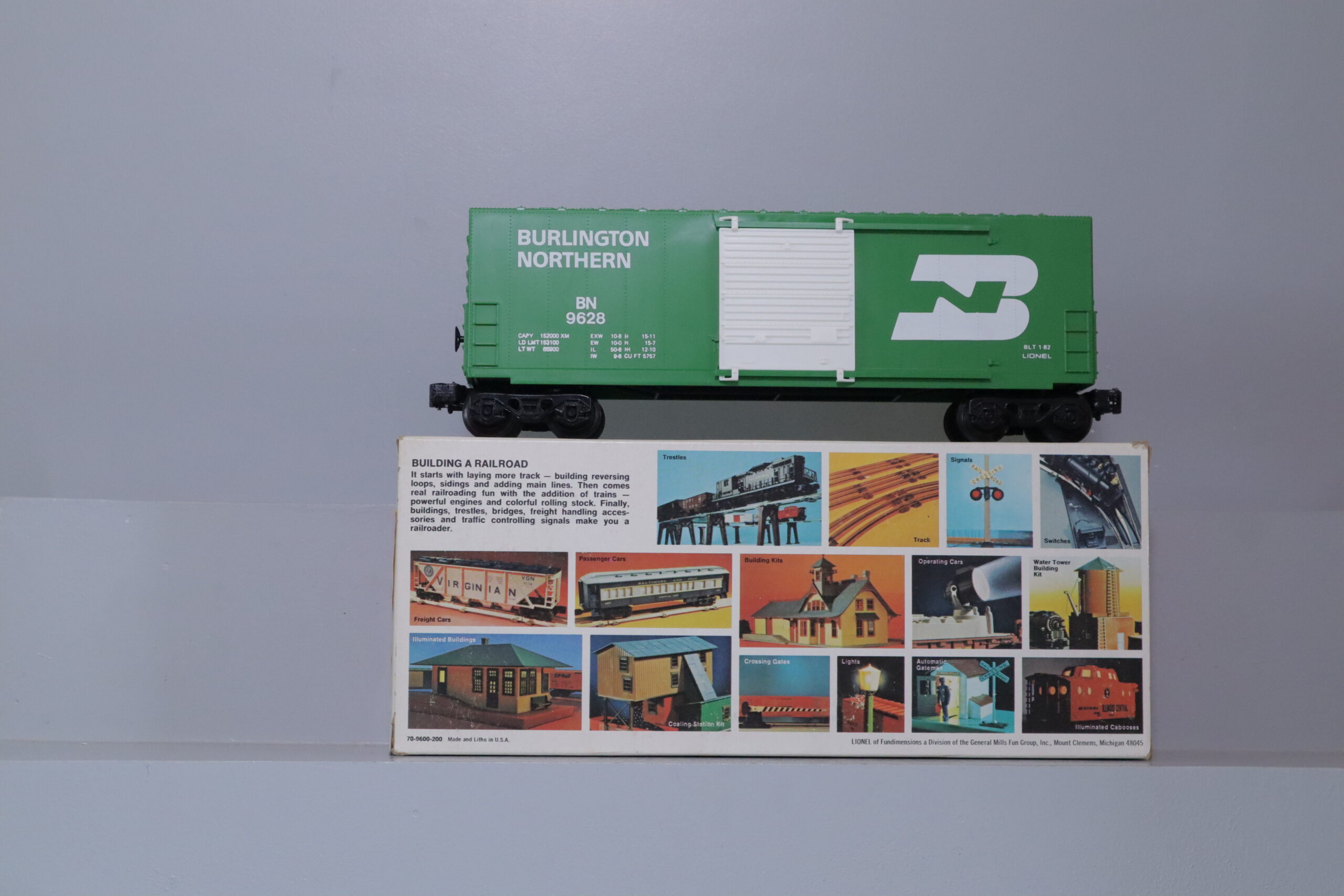 Lionel 9628 Burlington Box Car - SKU6320L - themodeltrainstore.com
